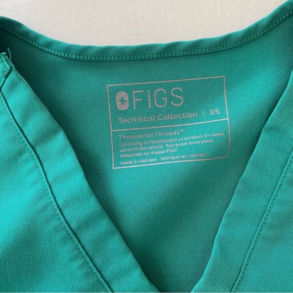 Figs Hunter Green Scrubs Top and Pants Set - XS petite - Picture 4 of 4